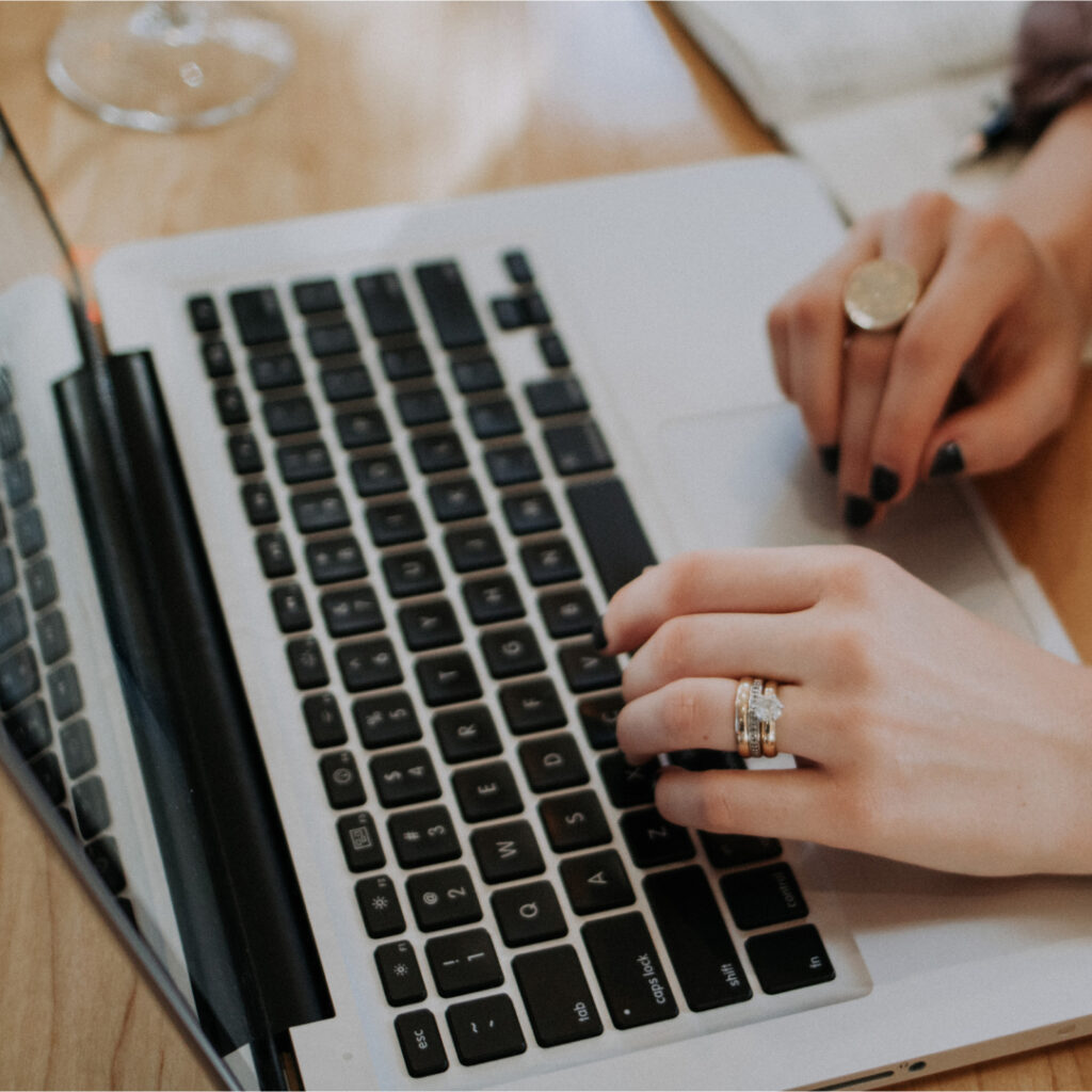 AOI-About 4 AOI-christin hume hBuwVLcYTnA unsplash 1